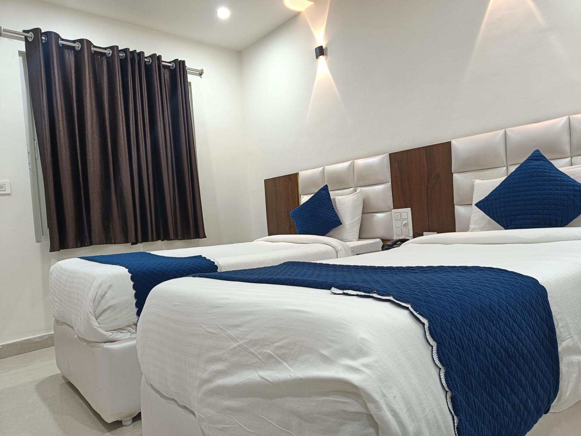 Hotel Skyland Varangal Kültér fotó