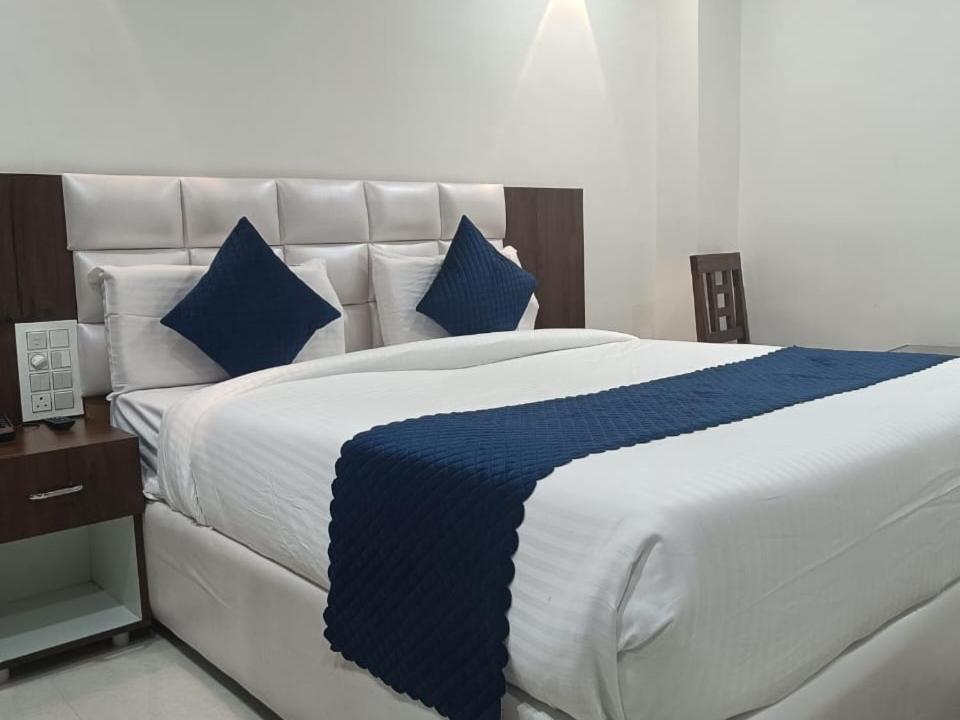 Hotel Skyland Varangal Kültér fotó
