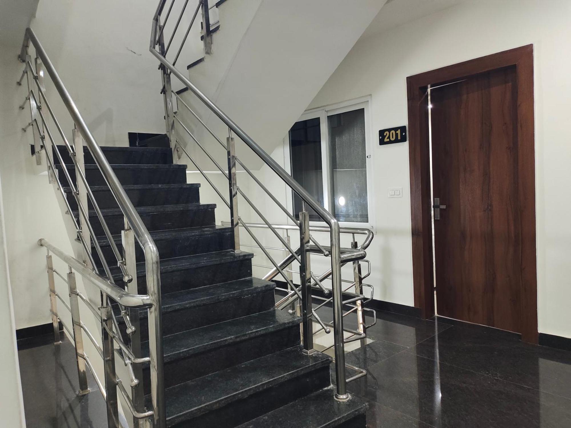 Hotel Skyland Varangal Kültér fotó