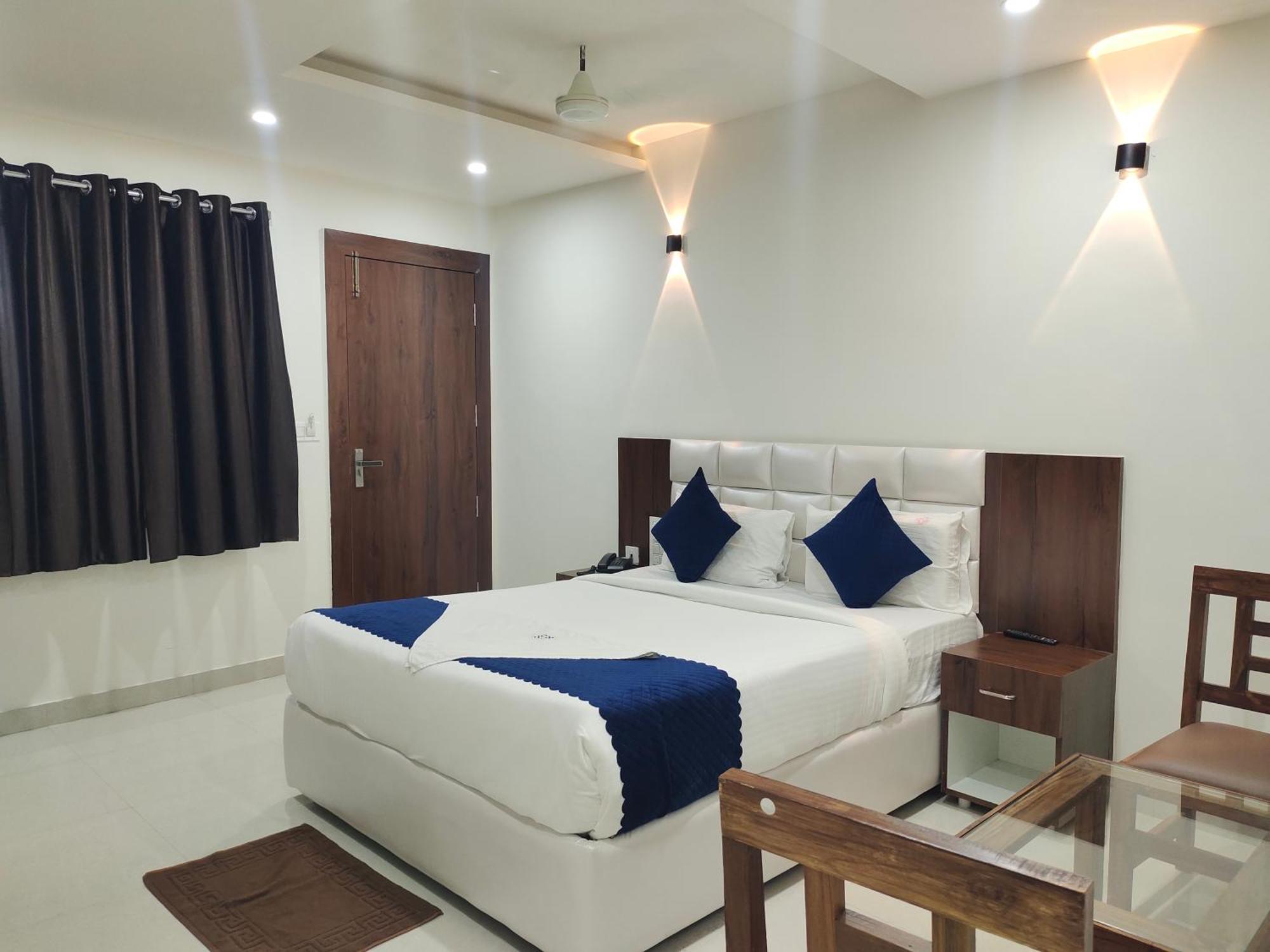 Hotel Skyland Varangal Kültér fotó