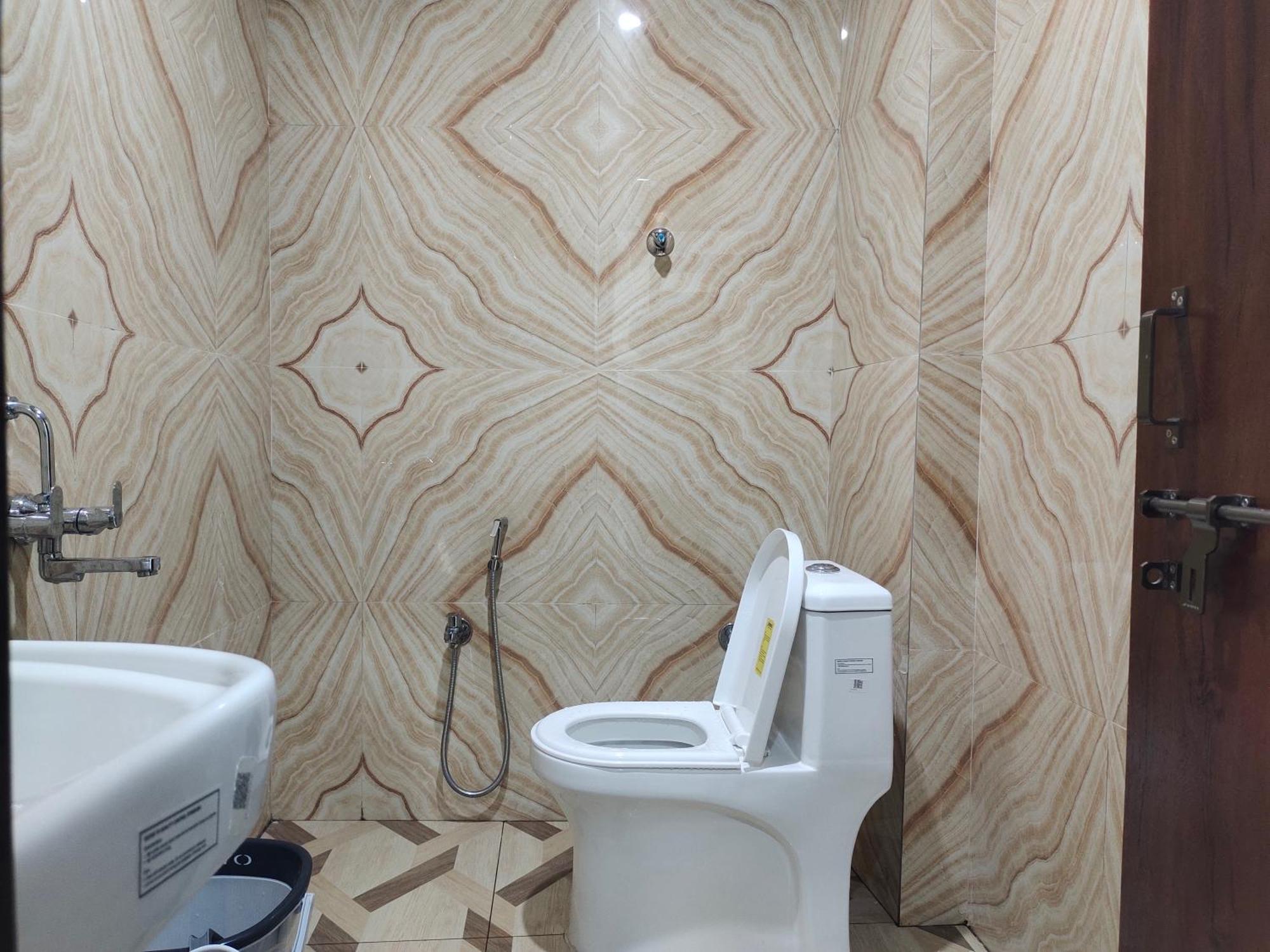 Hotel Skyland Varangal Kültér fotó