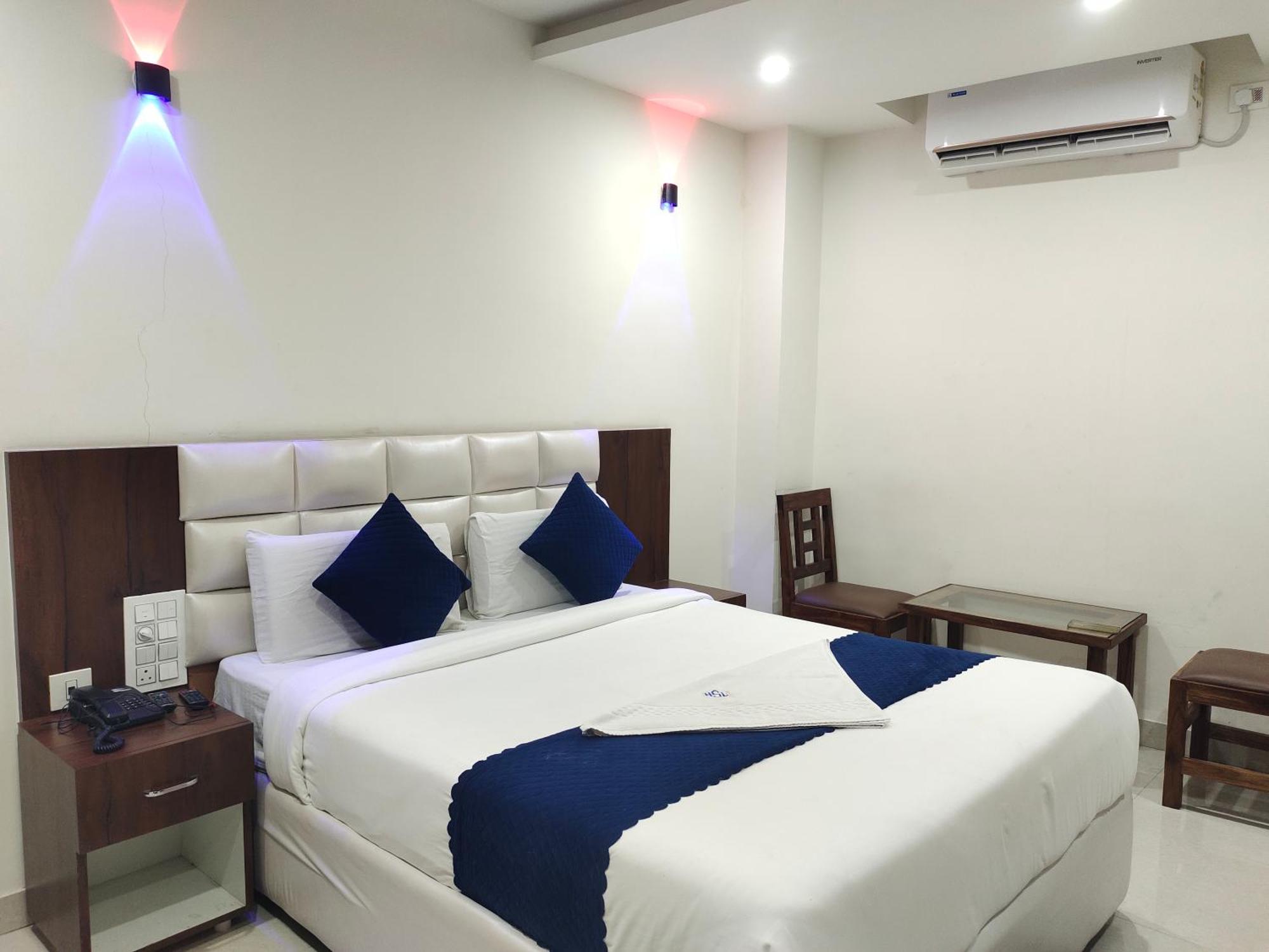 Hotel Skyland Varangal Kültér fotó