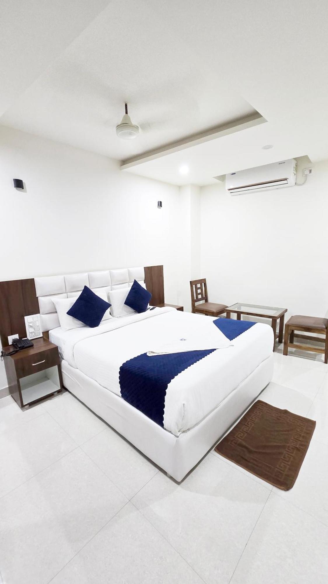 Hotel Skyland Varangal Kültér fotó