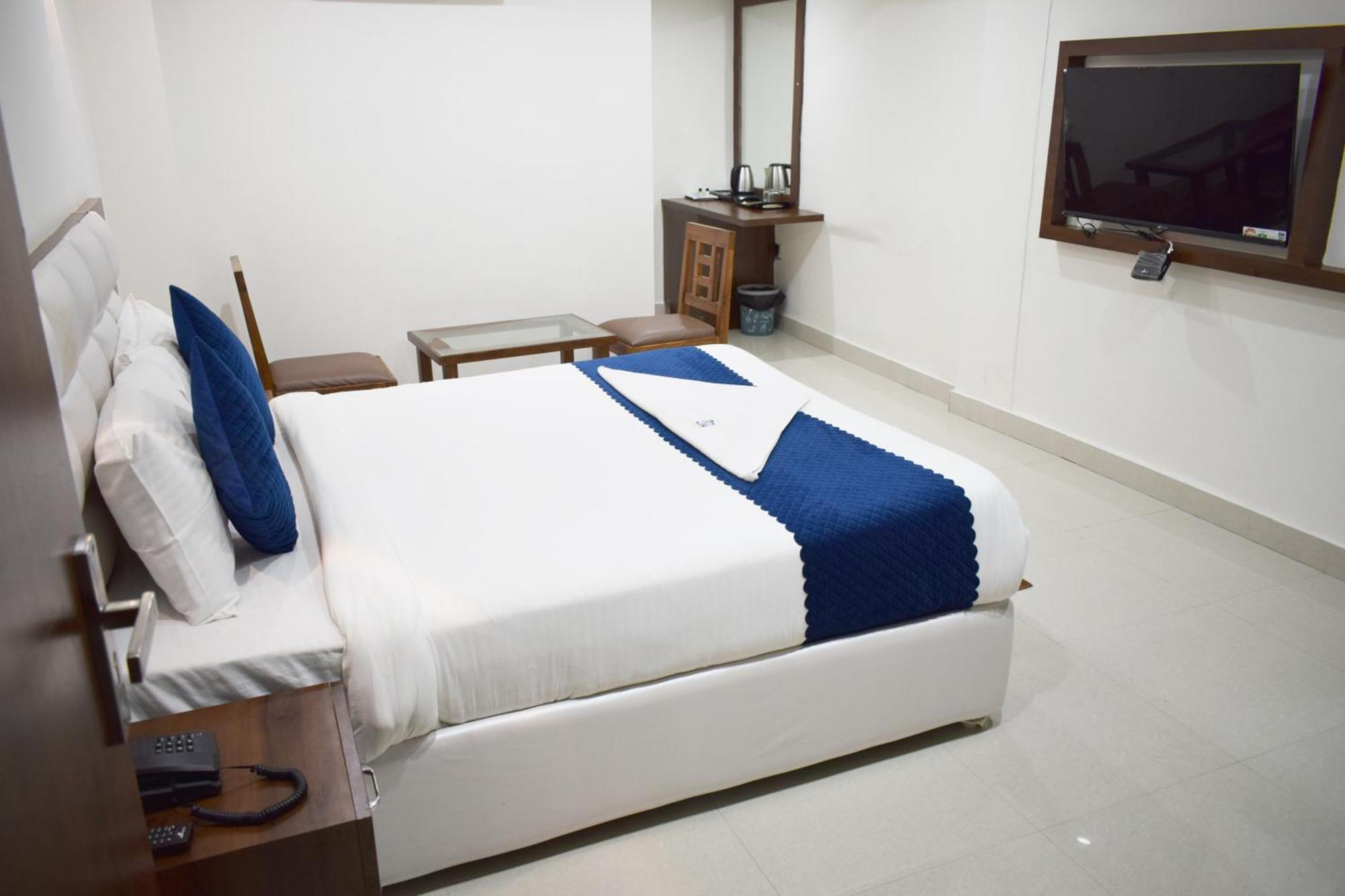 Hotel Skyland Varangal Kültér fotó